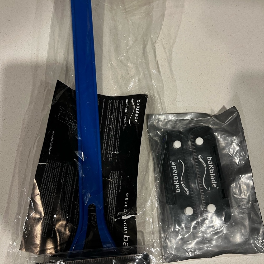 Bakblade Blue Back Shaver with refills